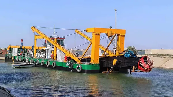 كراكة تجريف ماصة طاردة CSD650